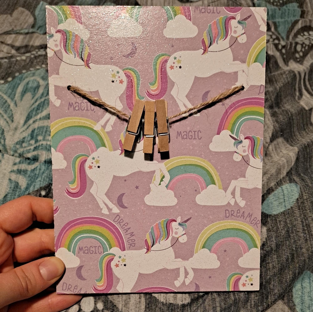 Adorable NWT sparkly unicorn photo hanger